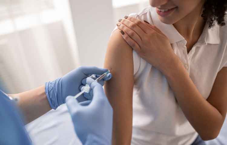 ฉีดวัคซีนป้องกันโควิด-19